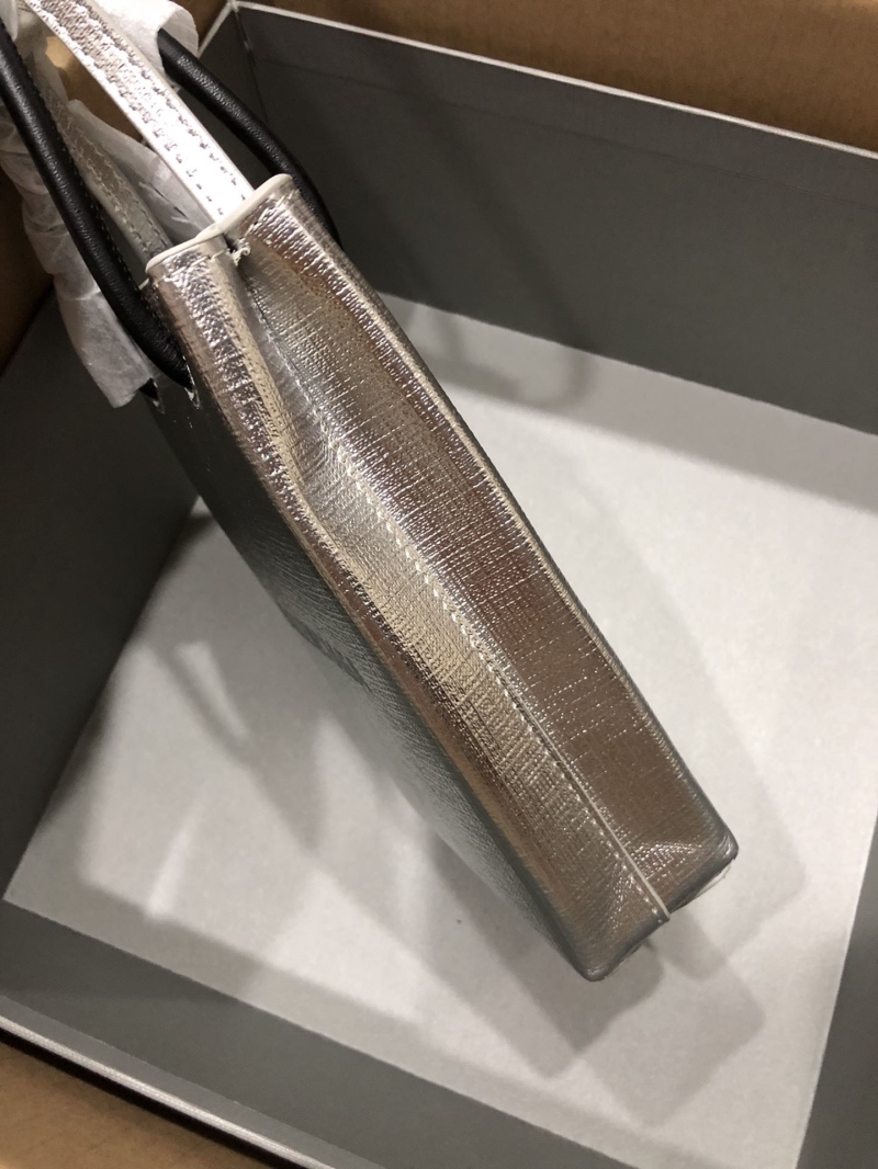 Ba1en*iaga shopping bags